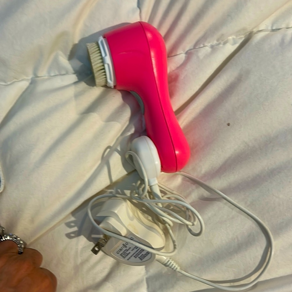 Clarisonic Mia face face scrubber